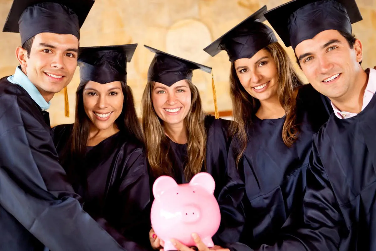 Personal Finance Tips for College Students to Avoid Debt